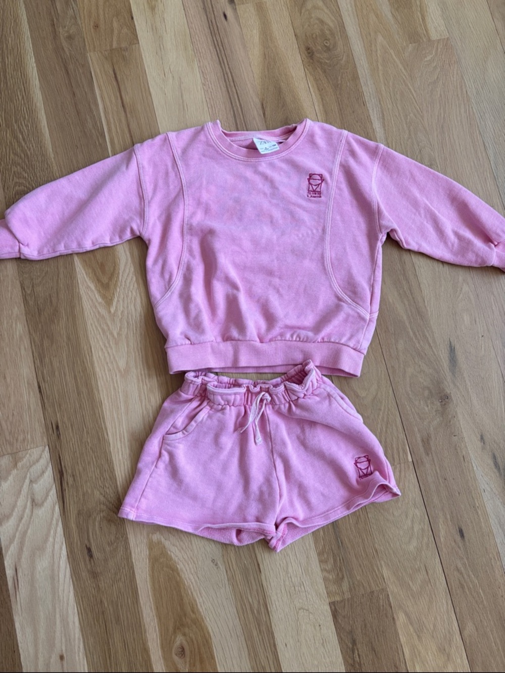 Zara Light Pink Cropped Sweatshirt with Embroidered Logo & shorts 4T